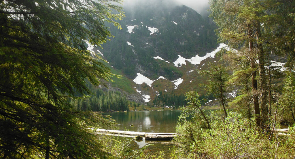 Hiking to Heather Lake in Washington state